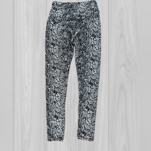 Python Print Leggings - Picture 2 of 4